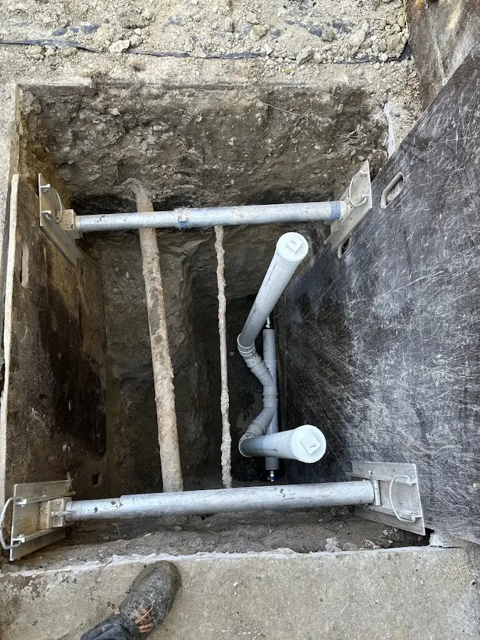 Experienced plumber completing Drain Cleaning work in Burleson